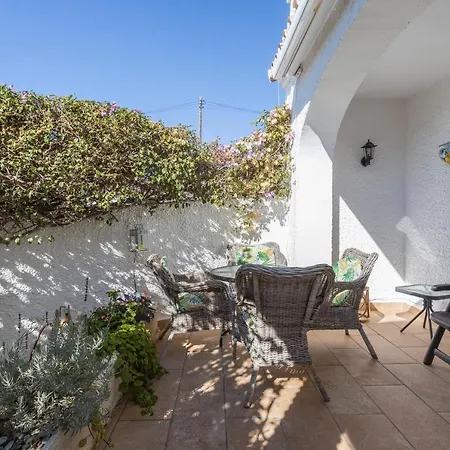 Casa De Junemor * Нерха